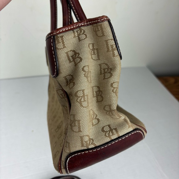 Dooney & Bourke vintage logo satchel bag/crossbody strap incl - Picture 7 of 16